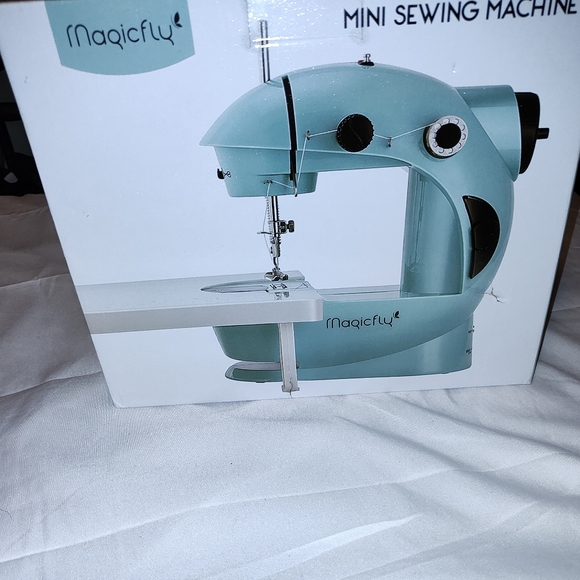Magicfly Mini Sewing Machine - Blue - Picture 3 of 3